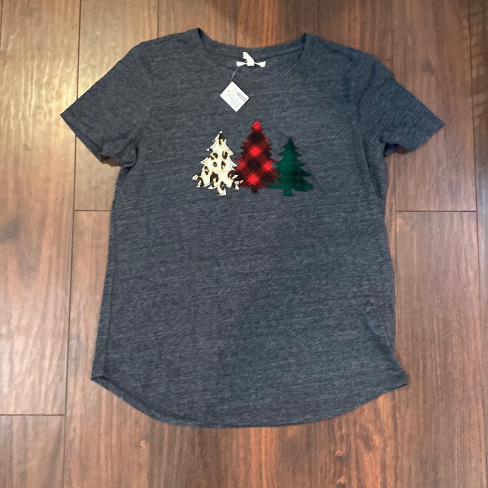Women’s size small Maurices Christmas graphic tee. New with tags
